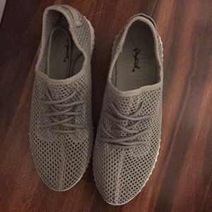 Qupid tennis shoes
